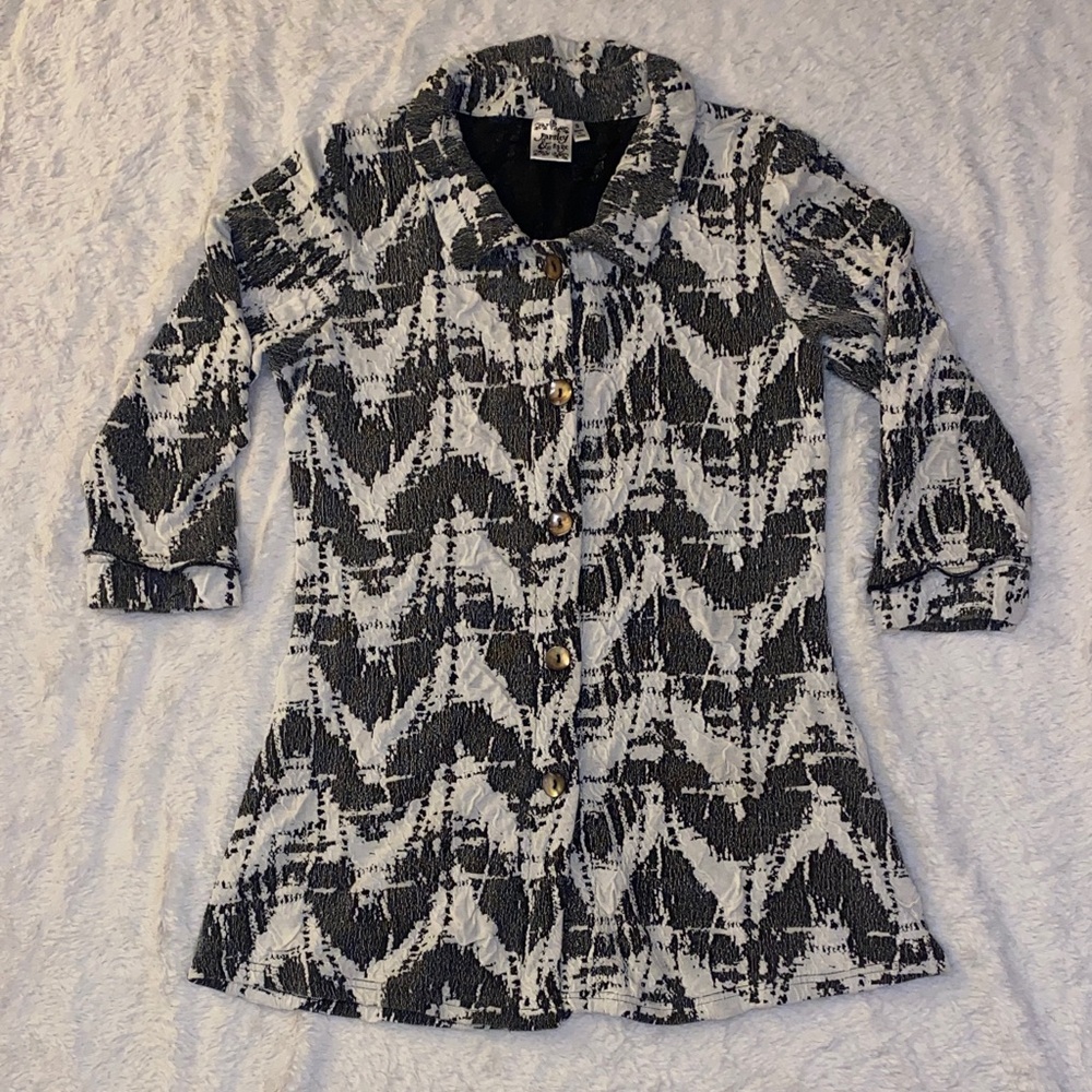 Artsy Parsley & Sage Black and White Zig Zag Pattern Shell Button Down Shirt